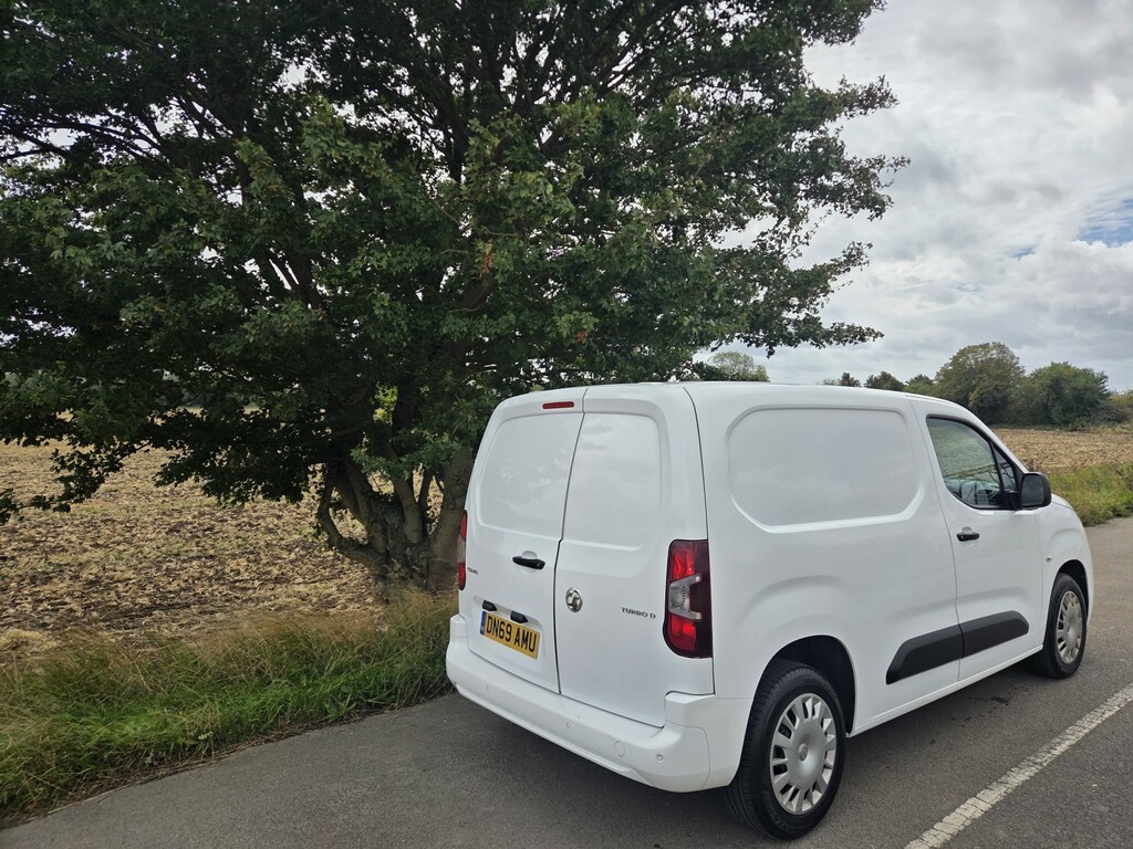 Vauxhall Combo 1.5 Turbo D 2000 Sportive White #5