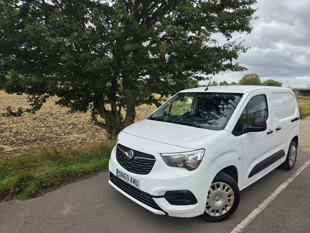 Vauxhall Combo 1.5 Turbo D 2000 Sportive White