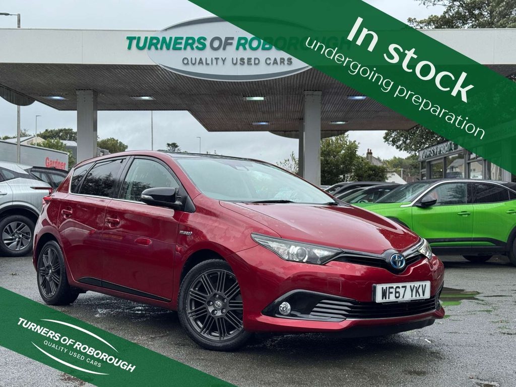 Toyota Auris 1.8L Vvt-h Gb25 Cvt Safety Sense Red