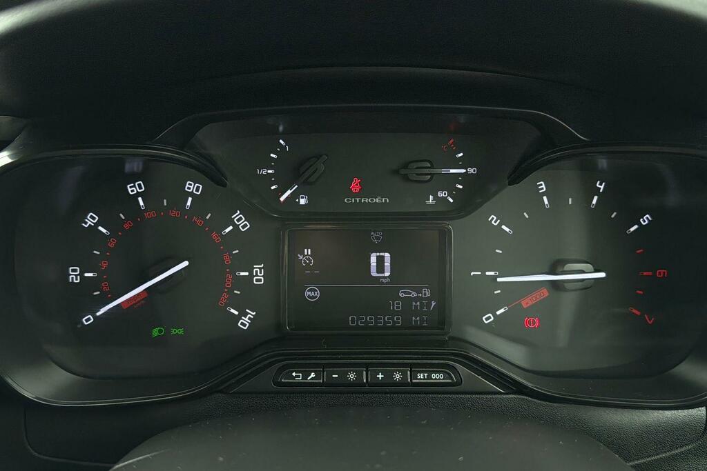 Citroen C3 Citroen C3 1.2 Puretech Shine Hatchback Pet... 