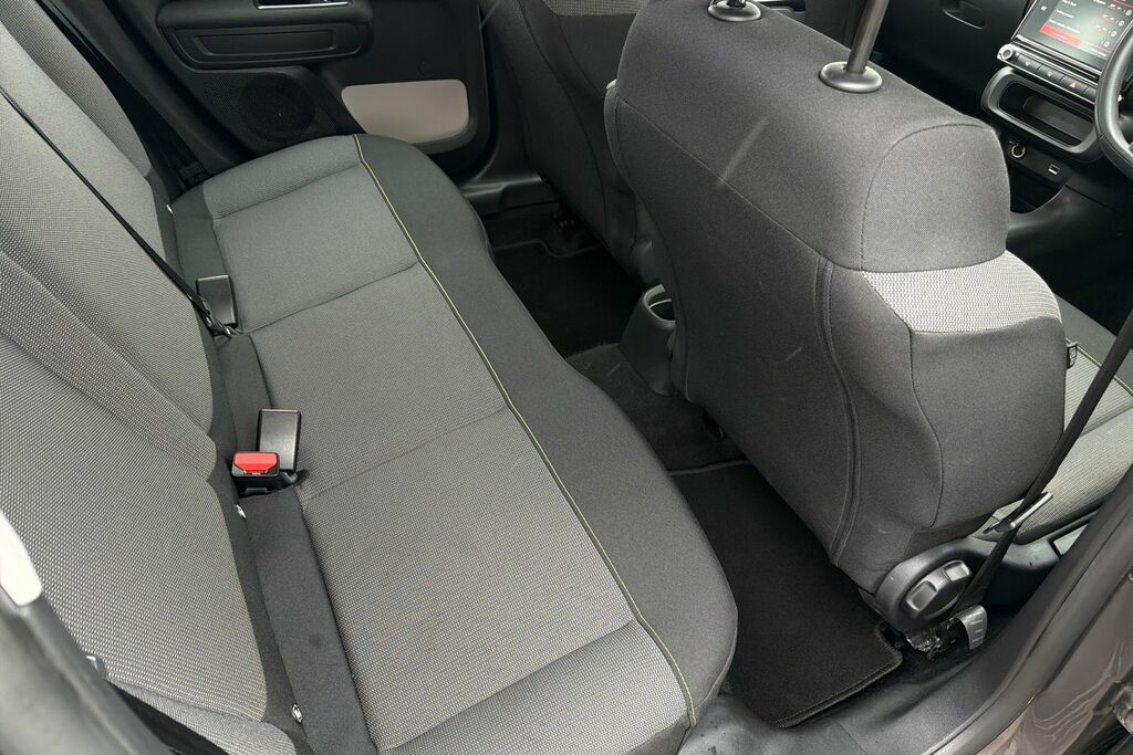 Citroen C3 Citroen C3 1.2 Puretech Shine Hatchback Pet... YT71PMU #4