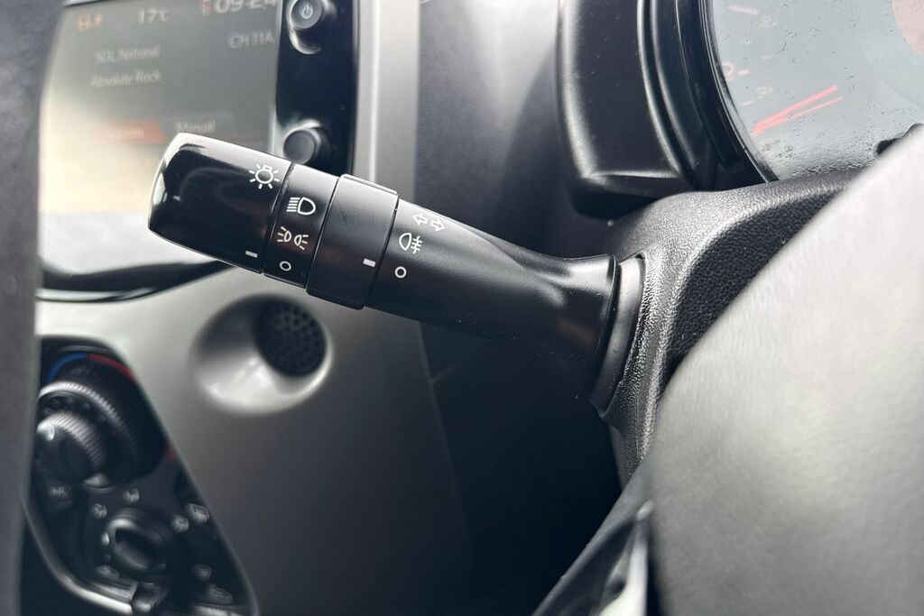 Peugeot 108 Active Black #17