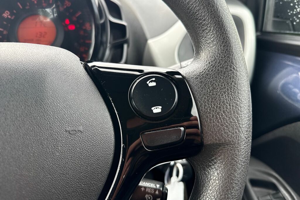 Peugeot 108 Active Black #16
