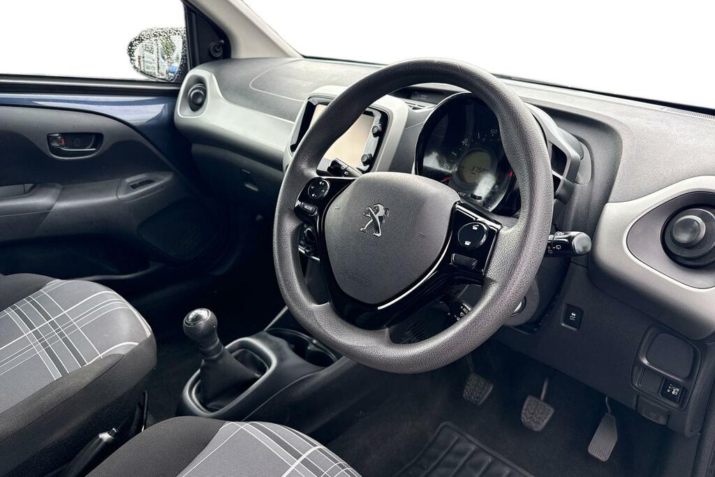 Peugeot 108 Active Black #2