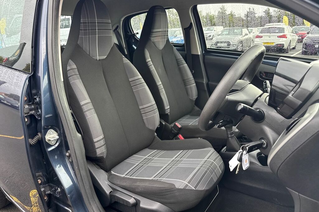 Peugeot 108 Active Black #35