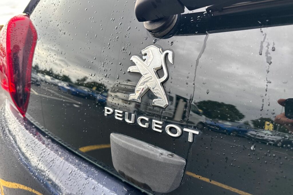 Peugeot 108 Active Black #38