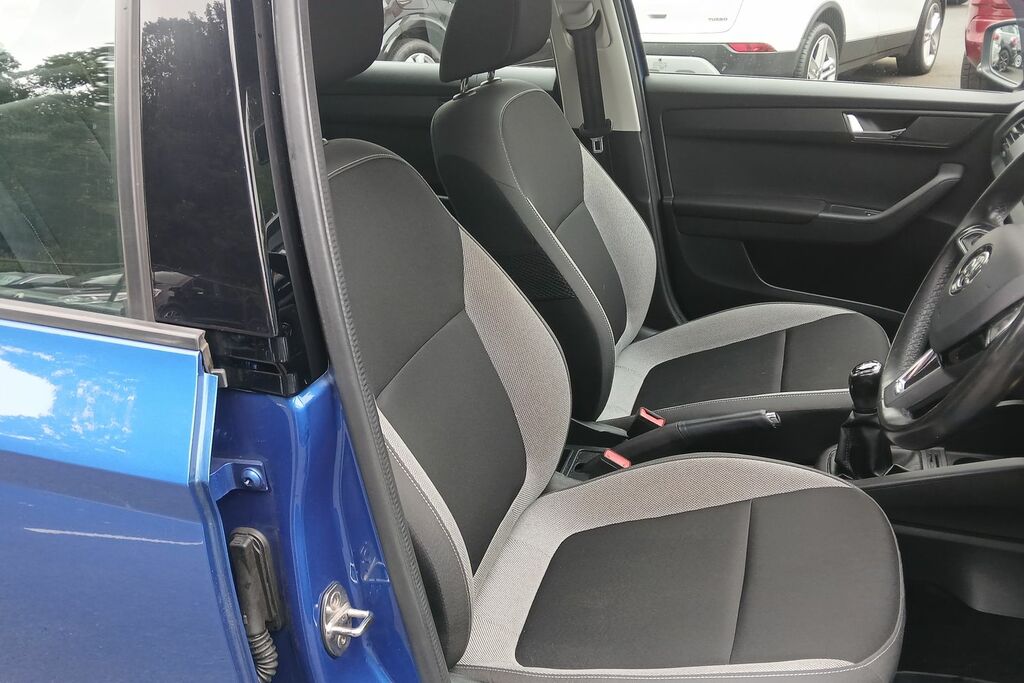 Skoda Fabia Hatchback Blue #15