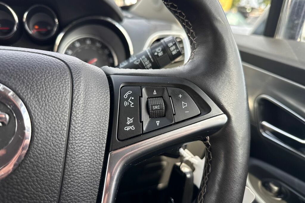Vauxhall Mokka Hatchback Black #16