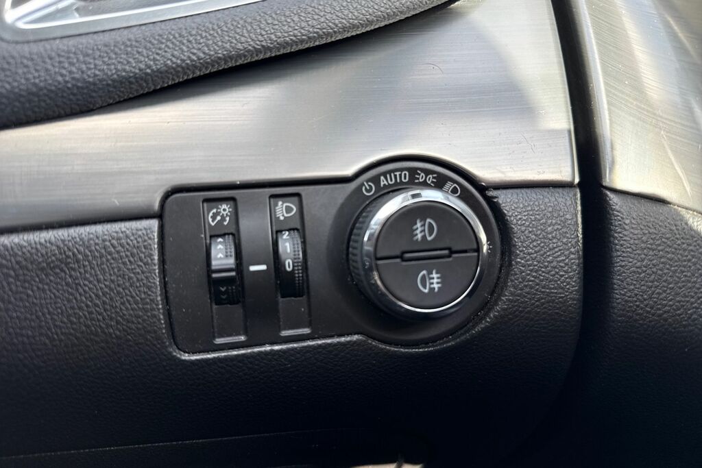 Vauxhall Mokka Hatchback Black #19