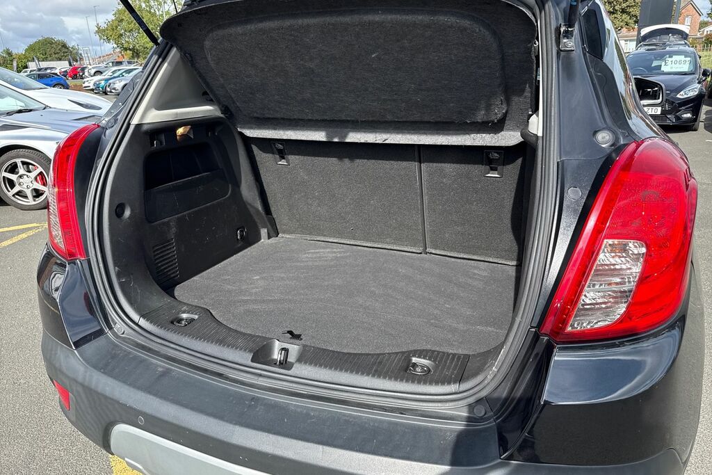 Vauxhall Mokka Hatchback Black #38