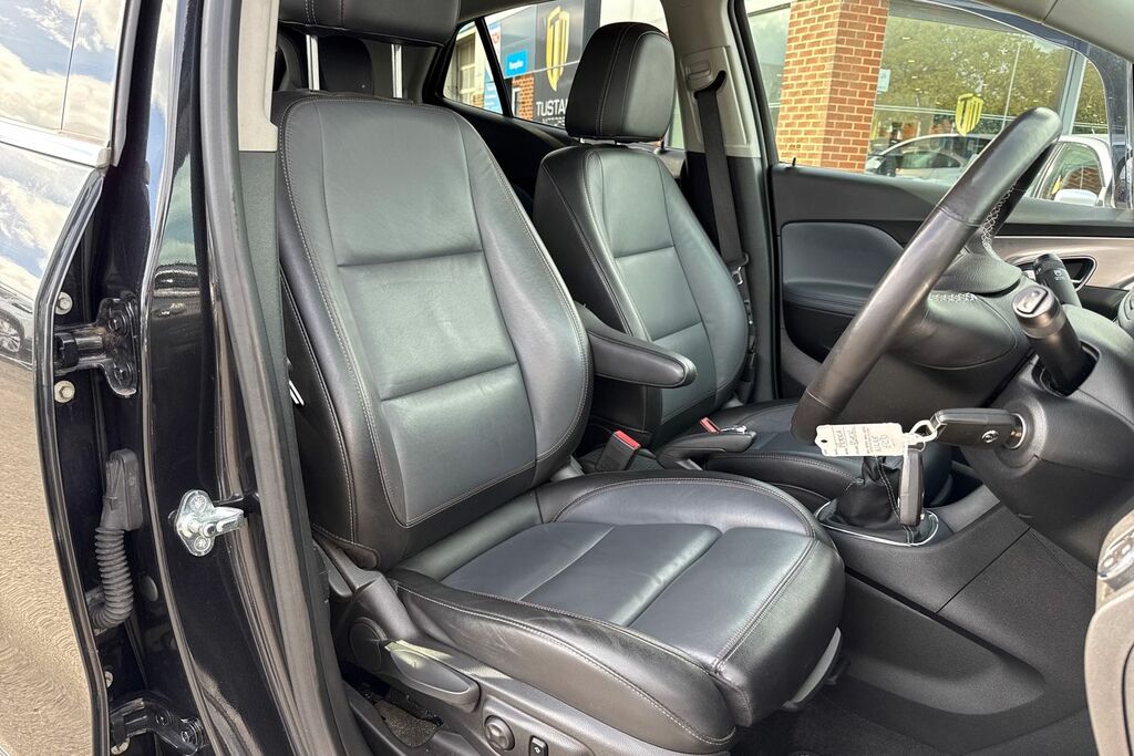 Vauxhall Mokka Hatchback Black #36