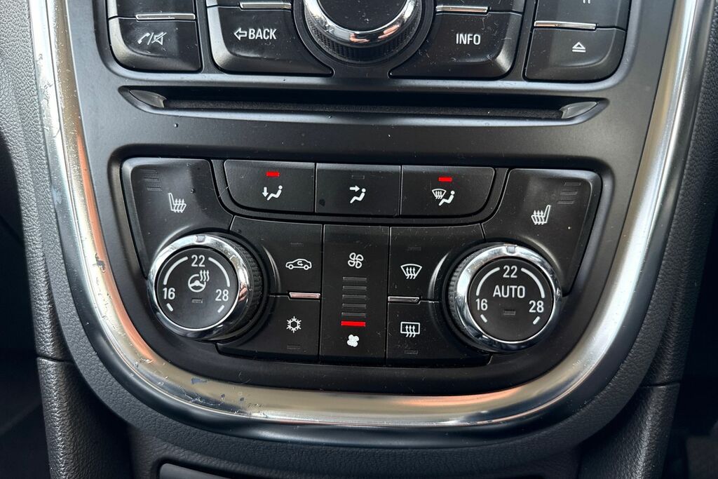 Vauxhall Mokka Hatchback Black #27