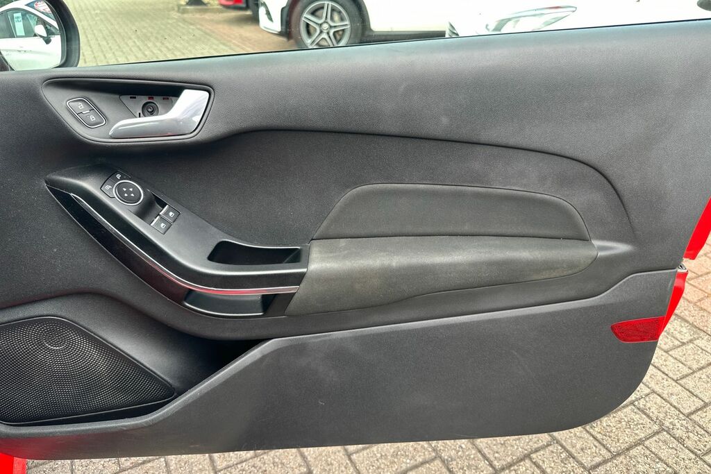 Ford Fiesta Hatchback Silver #30