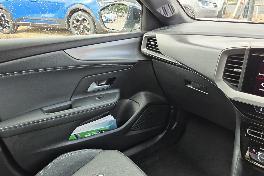 Vauxhall Mokka Ultimate White #31