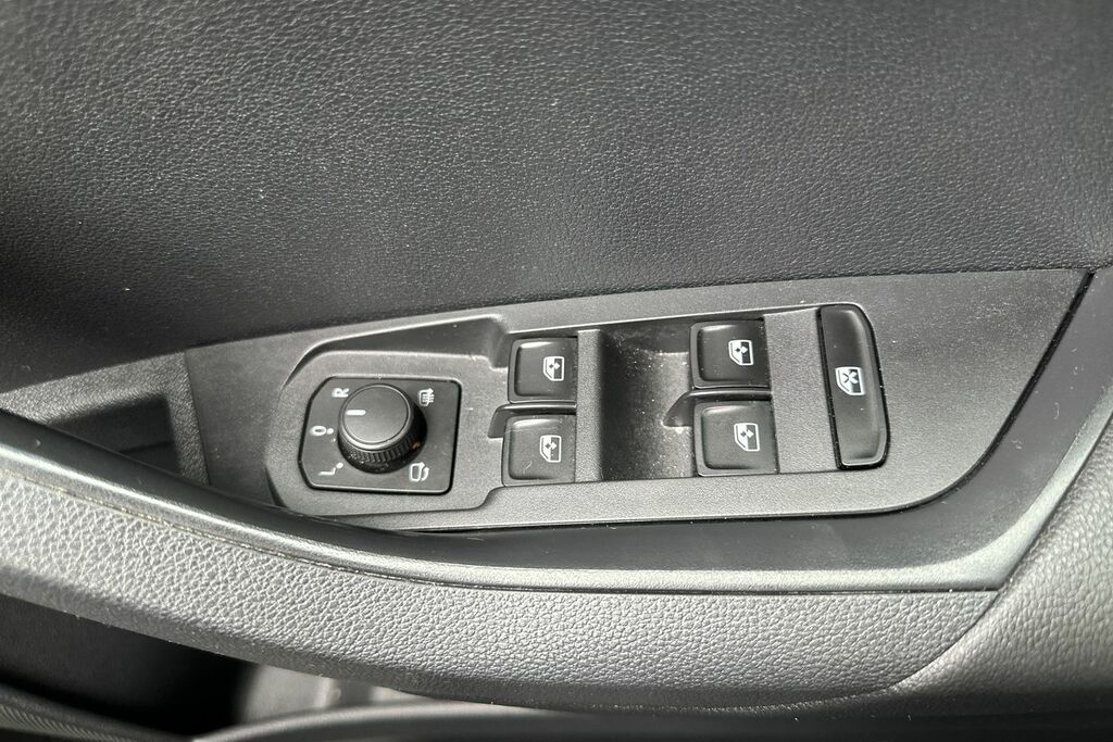 Skoda Karoq Se L Blue #17