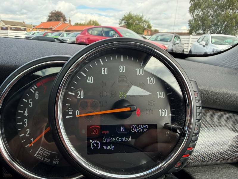 Mini Hatch 1.5 Cooper D Hatchback Euro 6 S Green #18