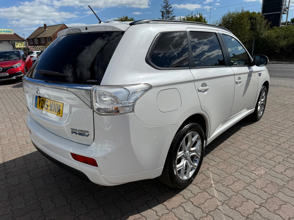 Mitsubishi Outlander Phev Gx 4Hs White #14