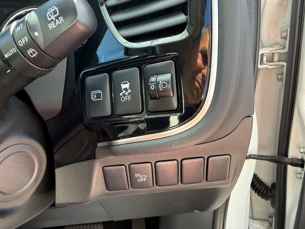 Mitsubishi Outlander Phev Gx 4Hs White #27