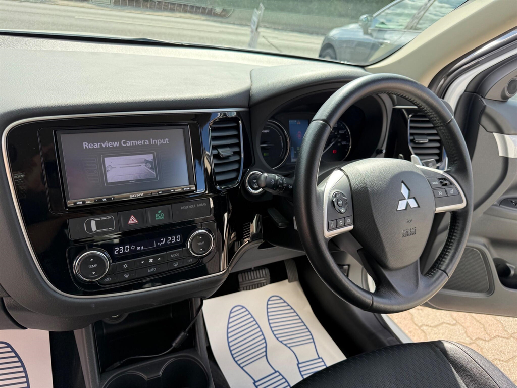 Mitsubishi Outlander Phev Gx 4Hs White #18