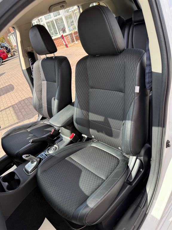 Mitsubishi Outlander Phev Gx 4Hs White #43