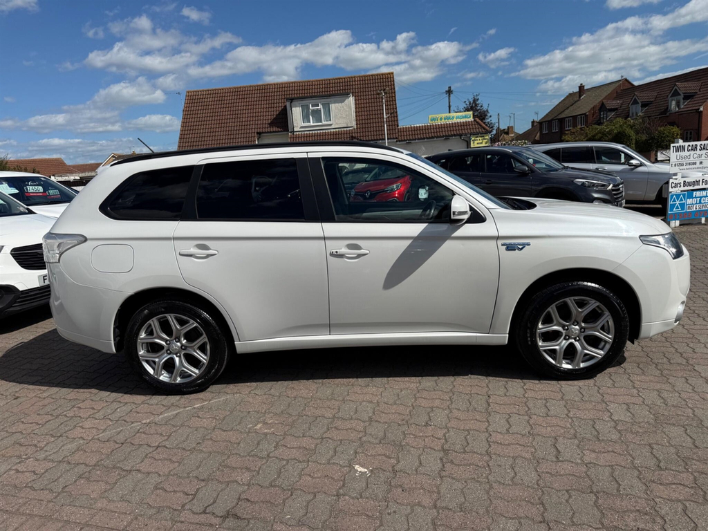 Mitsubishi Outlander Phev Gx 4Hs White #12