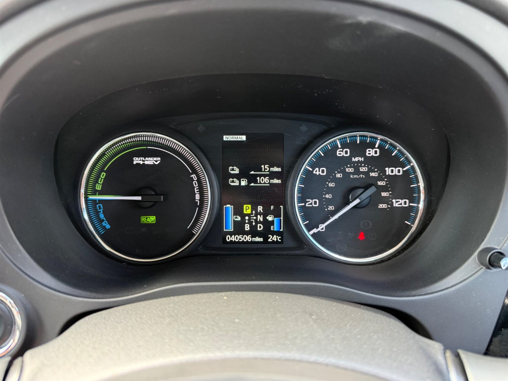Mitsubishi Outlander Phev Gx 4Hs White #38