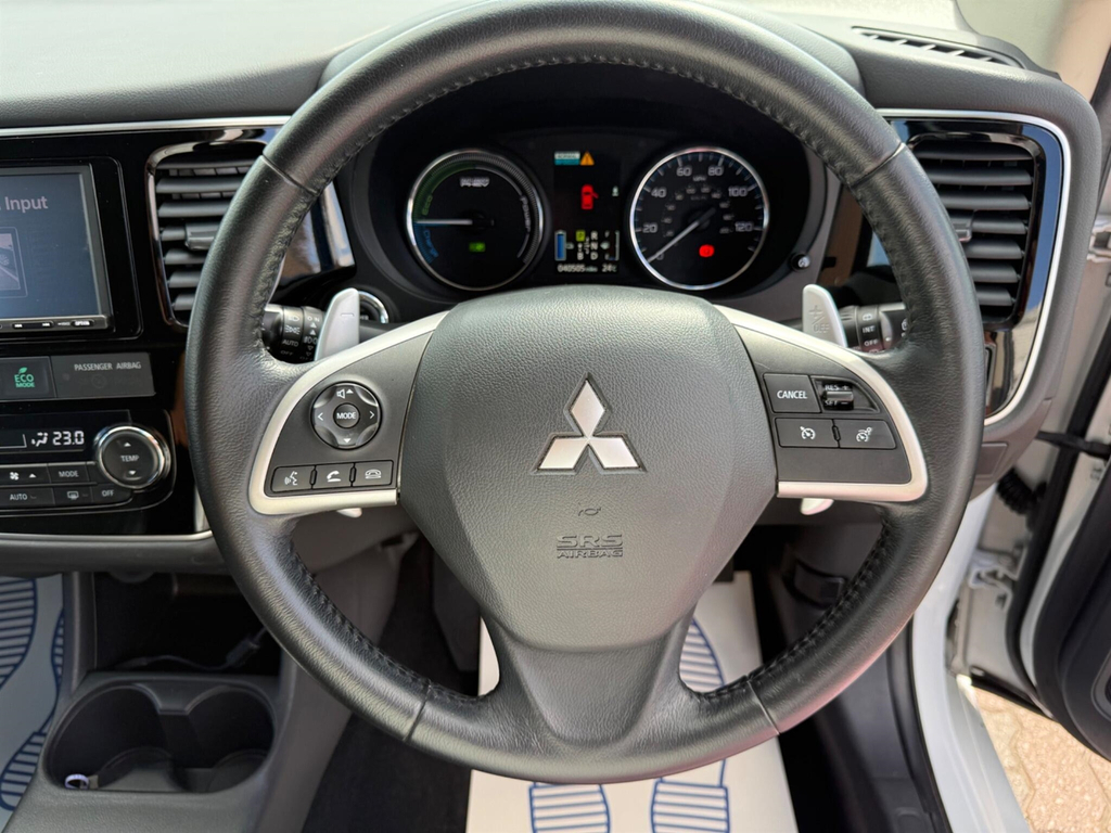 Mitsubishi Outlander Phev Gx 4Hs White #41