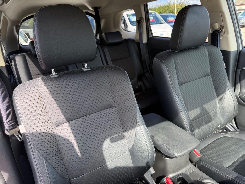 Mitsubishi Outlander Phev Gx 4Hs White #44