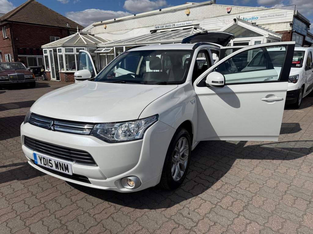 Mitsubishi Outlander Phev Gx 4Hs White #7