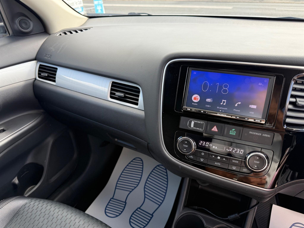 Mitsubishi Outlander Phev Gx 4Hs White #37