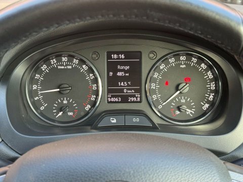 Skoda Rapid Spaceback Spaceback 1.2 Tsi White #28
