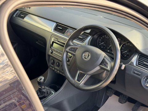 Skoda Rapid Spaceback Spaceback 1.2 Tsi White #10