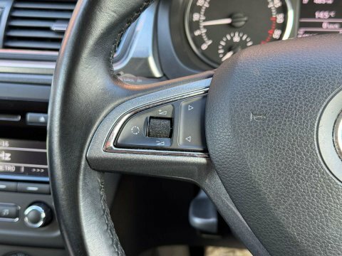 Skoda Rapid Spaceback Spaceback 1.2 Tsi White #24