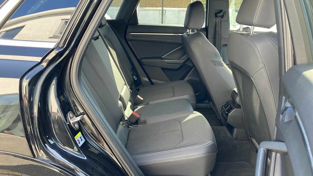 Audi Q3 35 Tdi S Line S Tronic FP70CZO Black #6