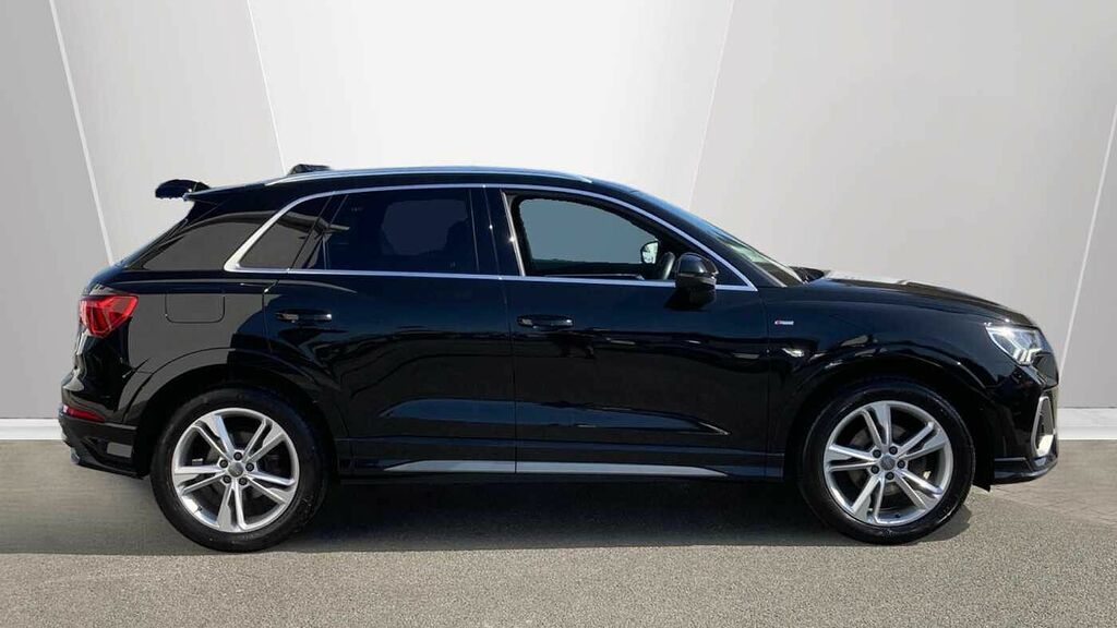 Audi Q3 35 Tdi S Line S Tronic FP70CZO Black #3