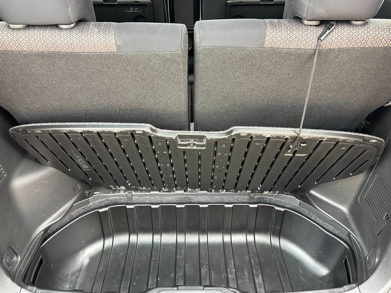 Nissan Serena Automatic 5dr White #18