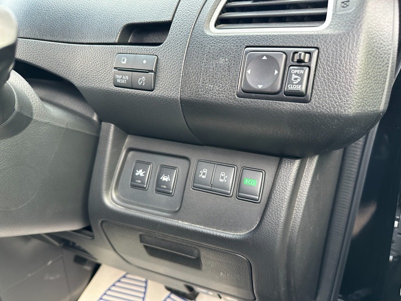 Nissan Serena Automatic 5dr White #22