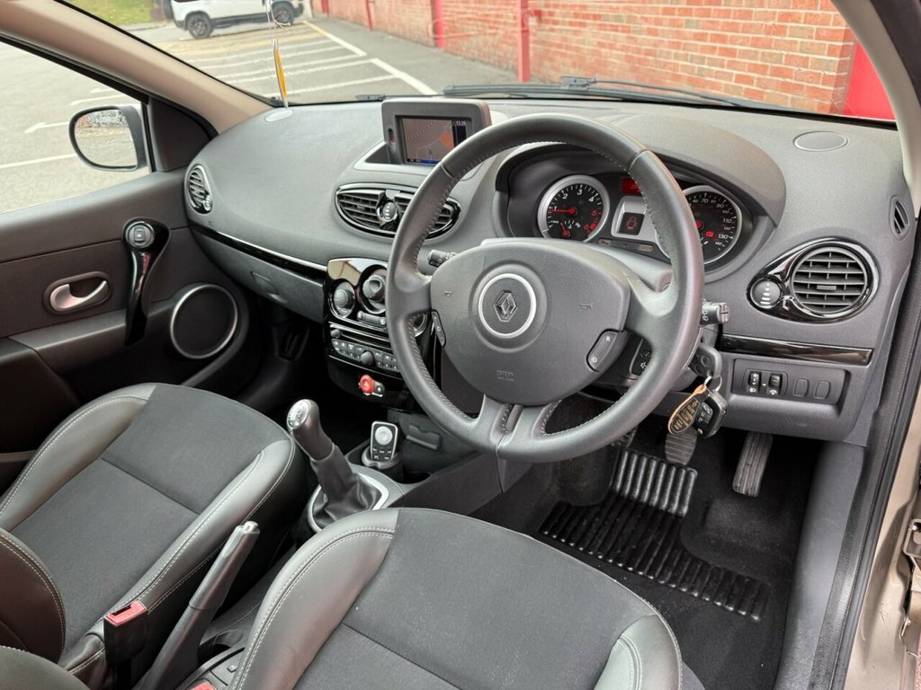 Renault Clio 1.2 Expression Euro 5 White #3