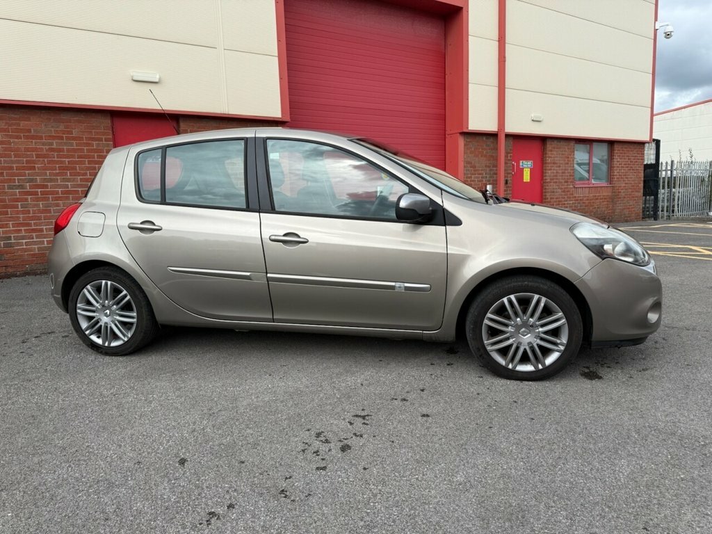 Renault Clio 1.2 Expression Euro 5 White #2
