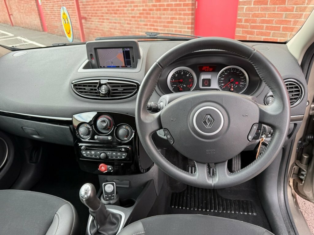 Renault Clio 1.2 Expression Euro 5 White #13