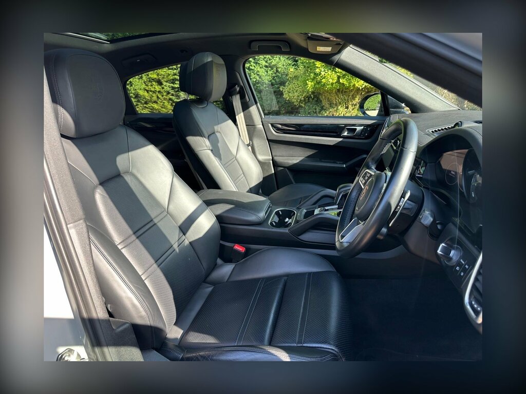 Porsche Cayenne 3.0 V6 E-hybrid 17.9Kwh Platinum Edition Tiptronic Grey #3