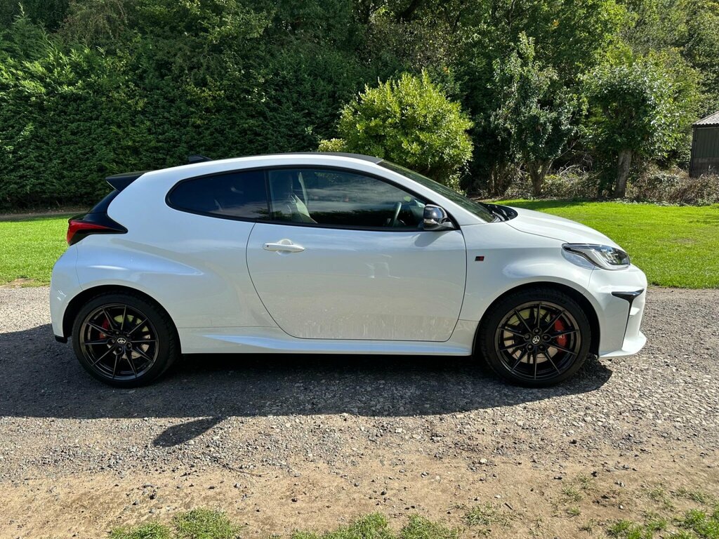 Toyota Yaris 1.6T Gr Circuit Awd Euro 6 White #3