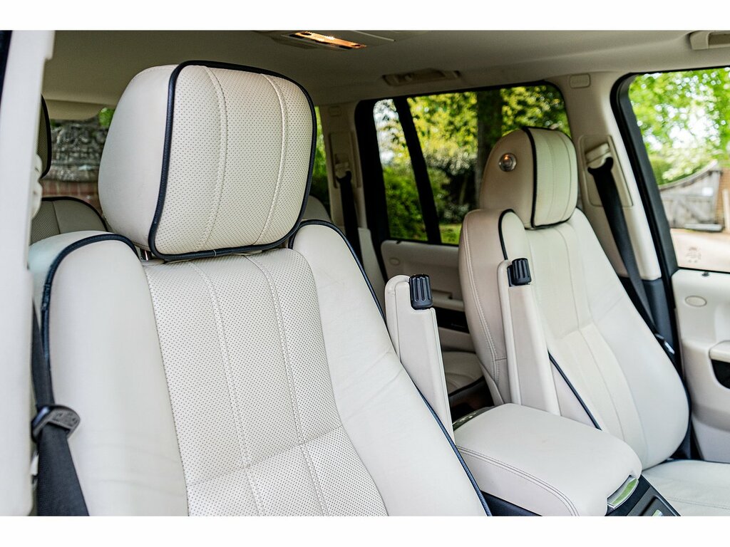 Land Rover Range Rover Black #17