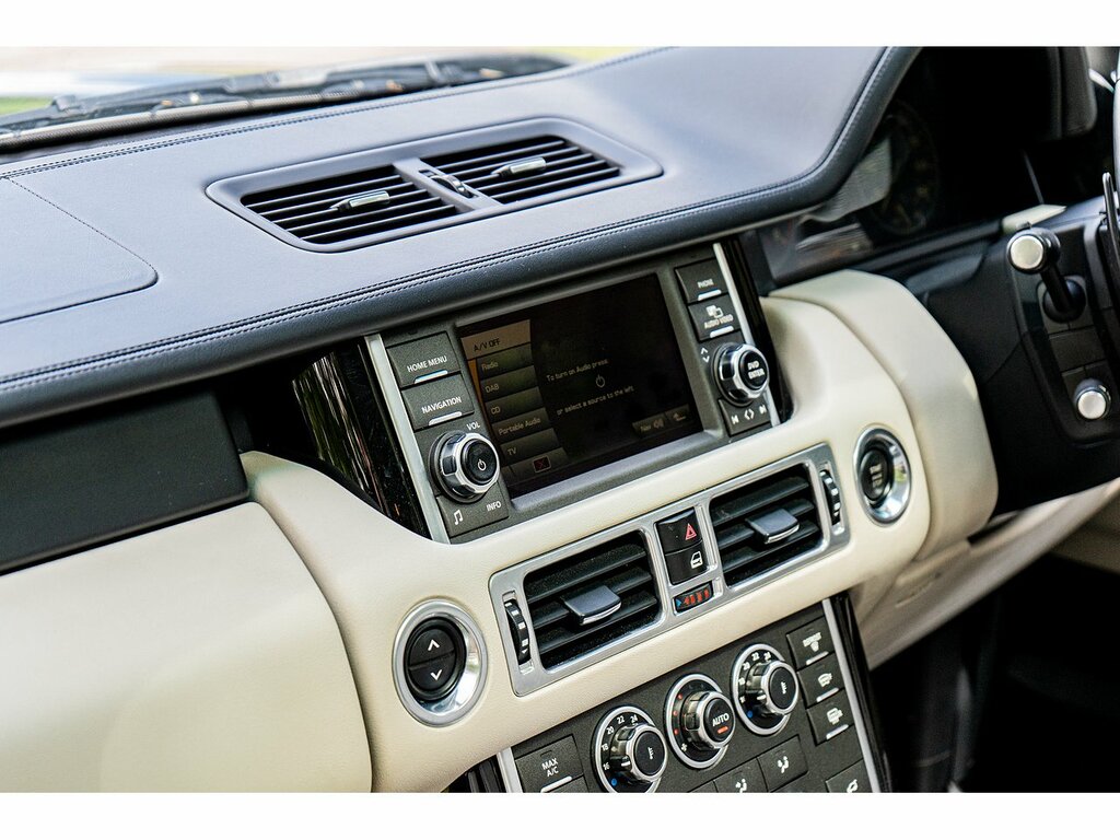 Land Rover Range Rover Black #20