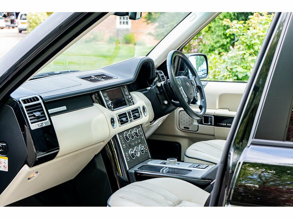 Land Rover Range Rover Black #18