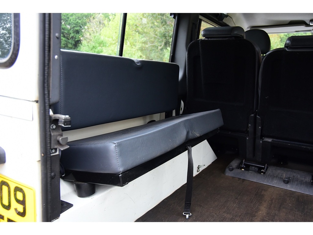 Land Rover Defender 110 S Blue #20