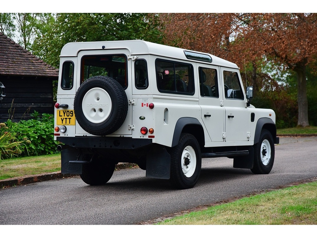 Land Rover Defender 110 S Blue #24