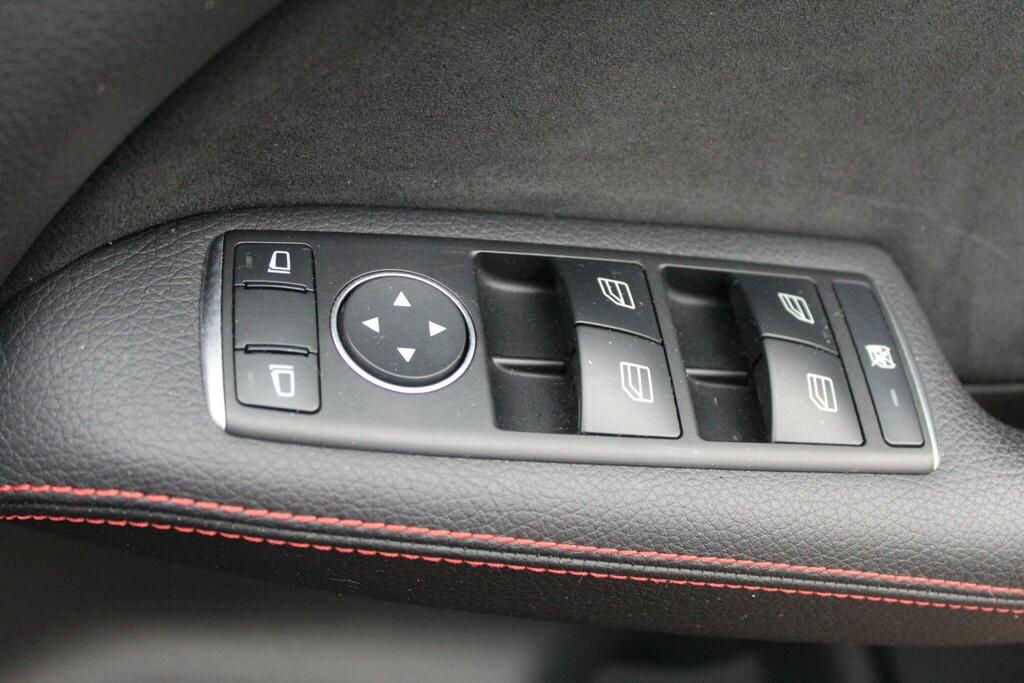 Mercedes-Benz B Class Black #34