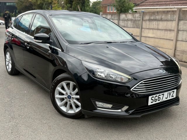 Ford Focus 1.0T Ecoboost Titanium Hatchback E Black #3