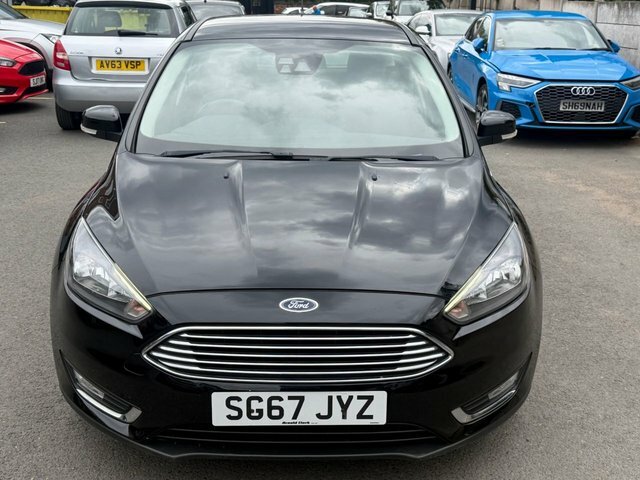 Ford Focus 1.0T Ecoboost Titanium Hatchback E Black #4